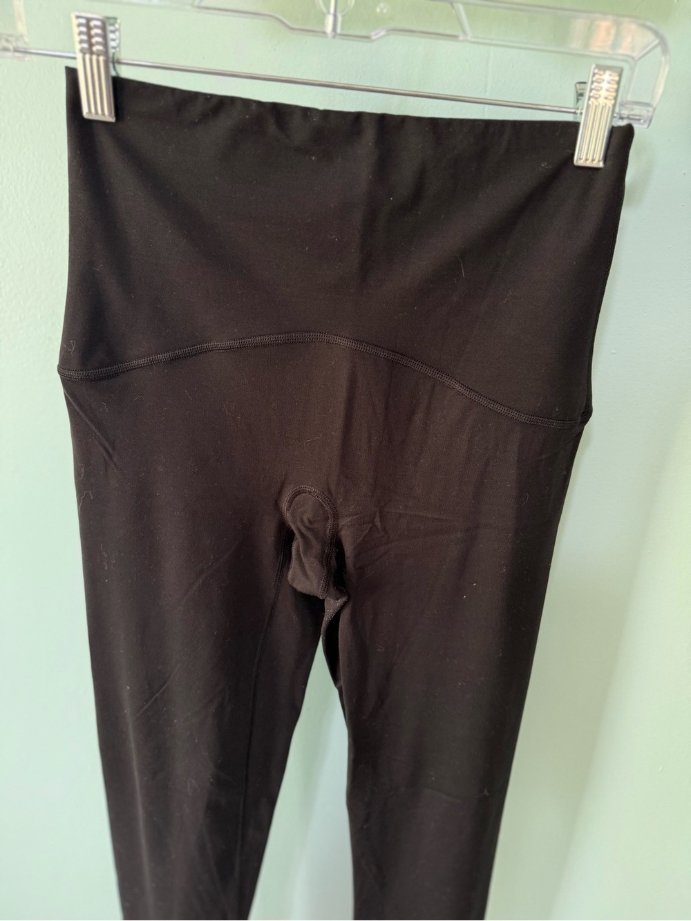 Spanx High-Waisted Shape Wear Black Leggings Size Medium - Picture 2 of 9